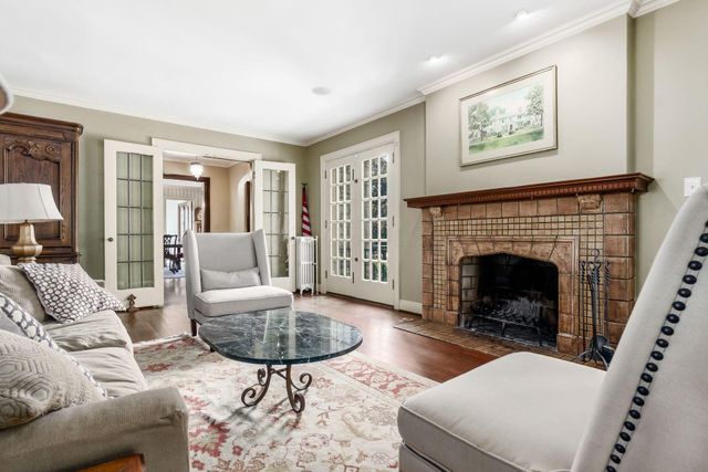 2165 S Parkway Drive, Columbus, OH 43221