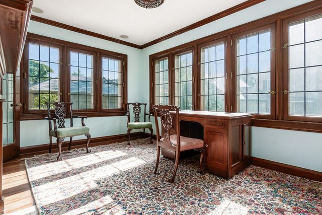 2165 S Parkway Drive, Columbus, OH 43221