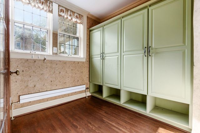 2165 S Parkway Drive, Columbus, OH 43221