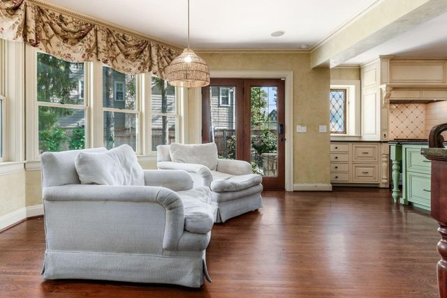 2165 S Parkway Drive, Columbus, OH 43221