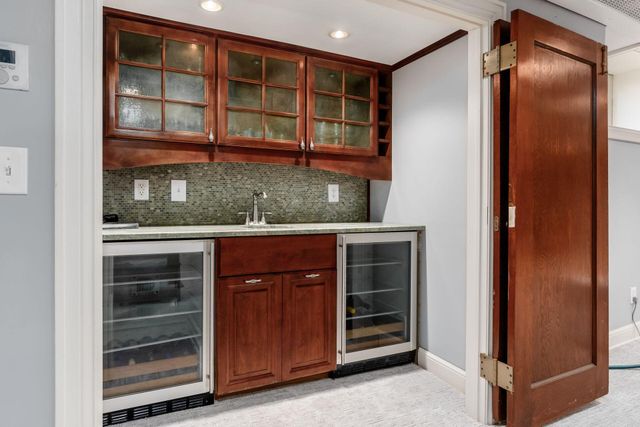 2165 S Parkway Drive, Columbus, OH 43221