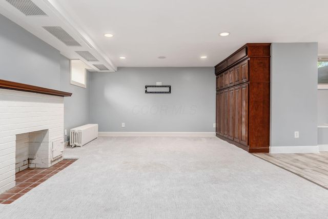 2165 S Parkway Drive, Columbus, OH 43221