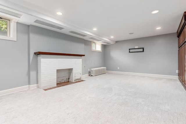 2165 S Parkway Drive, Columbus, OH 43221