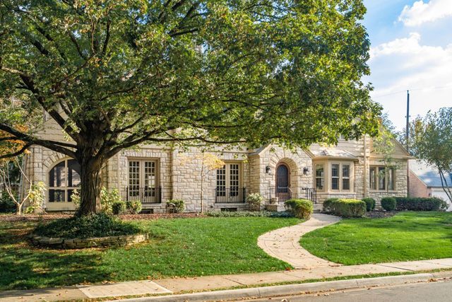 2165 S Parkway Drive, Columbus, OH 43221