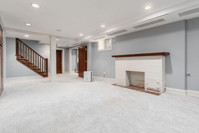 2165 S Parkway Drive, Columbus, OH 43221