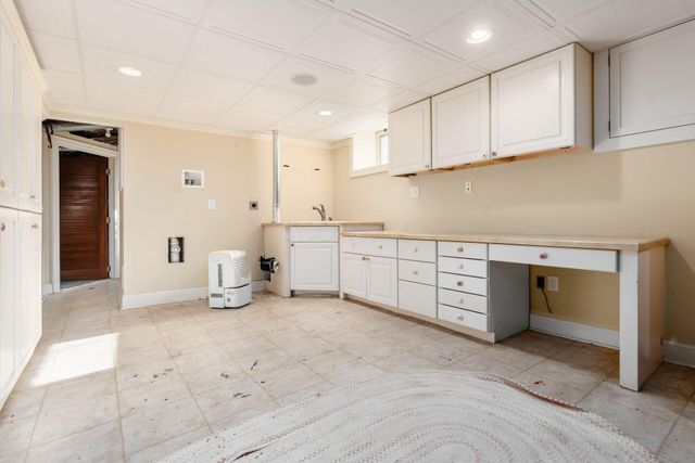 2165 S Parkway Drive, Columbus, OH 43221