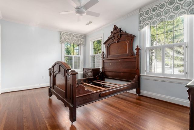 2165 S Parkway Drive, Columbus, OH 43221