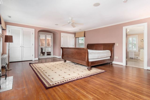 2165 S Parkway Drive, Columbus, OH 43221