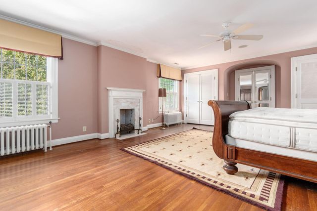 2165 S Parkway Drive, Columbus, OH 43221