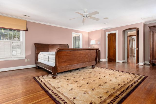 2165 S Parkway Drive, Columbus, OH 43221