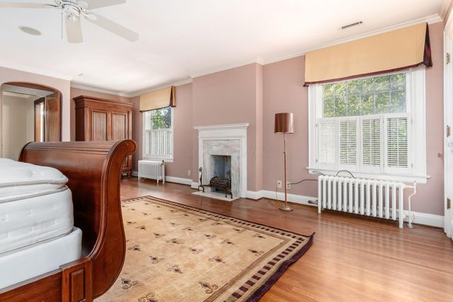 2165 S Parkway Drive, Columbus, OH 43221