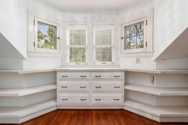 2165 S Parkway Drive, Columbus, OH 43221