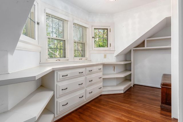 2165 S Parkway Drive, Columbus, OH 43221