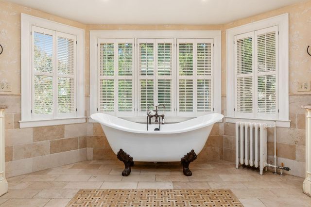 2165 S Parkway Drive, Columbus, OH 43221