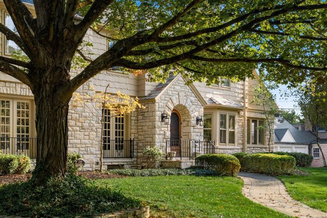 2165 S Parkway Drive, Columbus, OH 43221