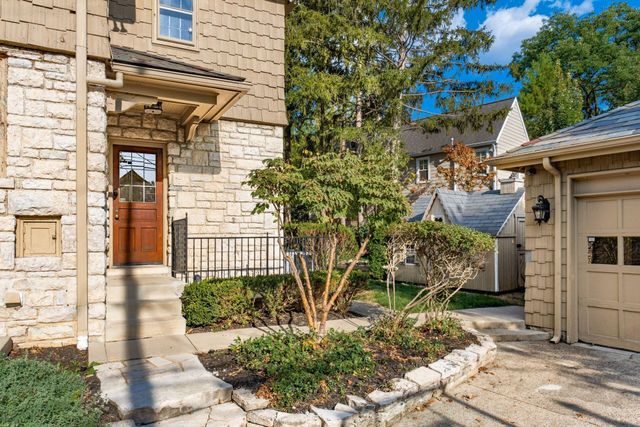 2165 S Parkway Drive, Columbus, OH 43221