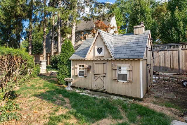 2165 S Parkway Drive, Columbus, OH 43221