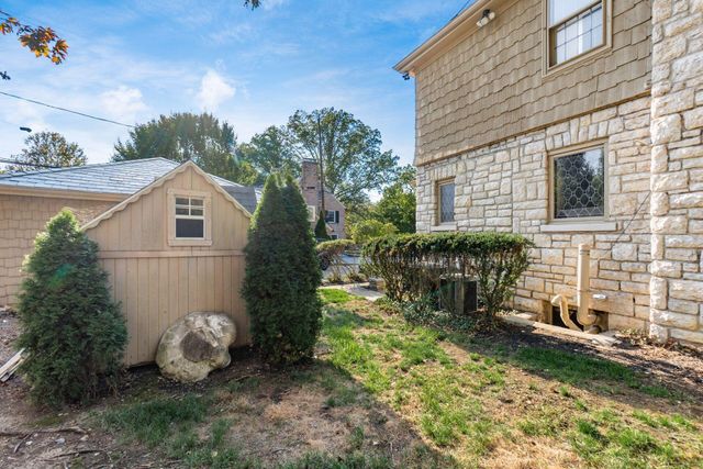 2165 S Parkway Drive, Columbus, OH 43221