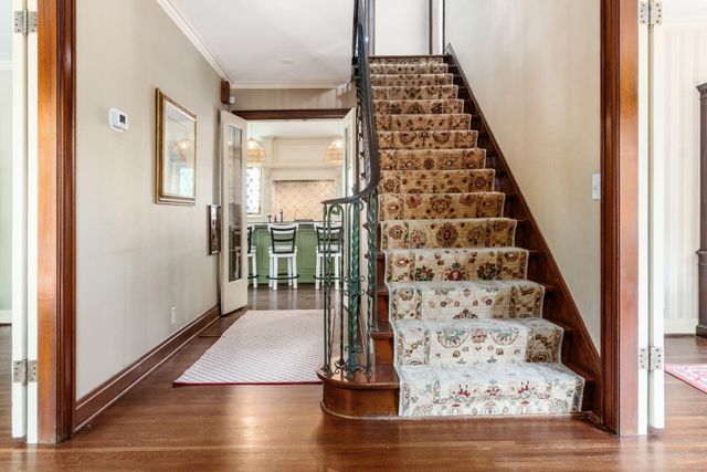 2165 S Parkway Drive, Columbus, OH 43221