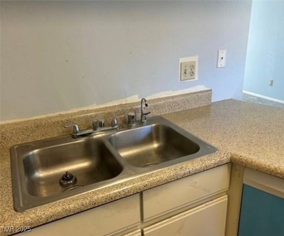 513 Kristin Lane, Henderson, NV 89011