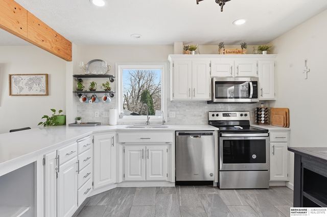 9157 Taylor Street, Omaha, NE 68134