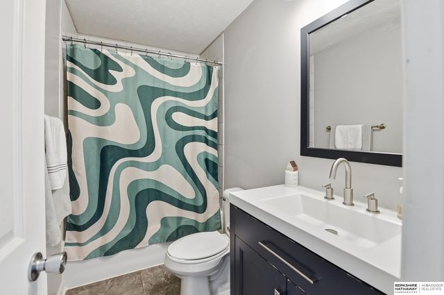 9157 Taylor Street, Omaha, NE 68134