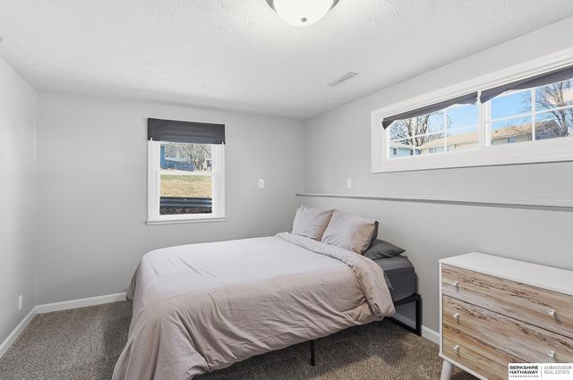 9157 Taylor Street, Omaha, NE 68134