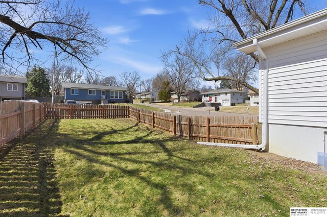 9157 Taylor Street, Omaha, NE 68134