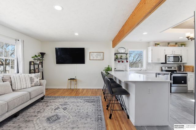 9157 Taylor Street, Omaha, NE 68134