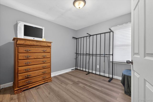 21211 Newcastle Road, Harper Woods, MI 48225