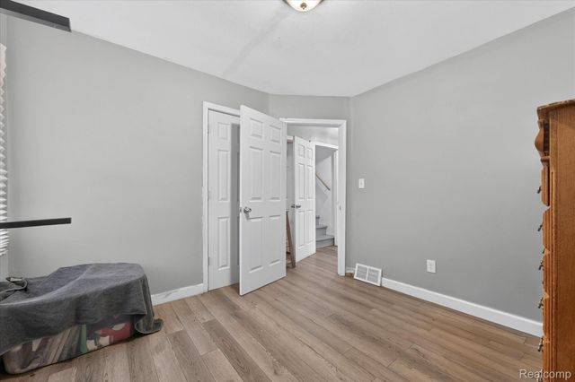 21211 Newcastle Road, Harper Woods, MI 48225