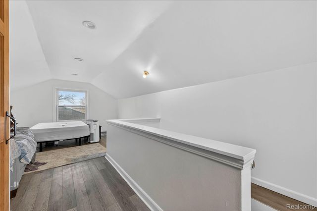 21211 Newcastle Road, Harper Woods, MI 48225