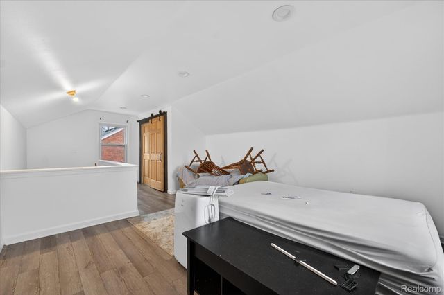 21211 Newcastle Road, Harper Woods, MI 48225