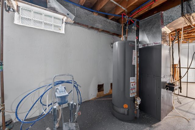 21211 Newcastle Road, Harper Woods, MI 48225