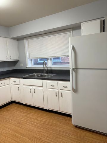 16 W Terrace Street 1S, Villa Park, IL 60181