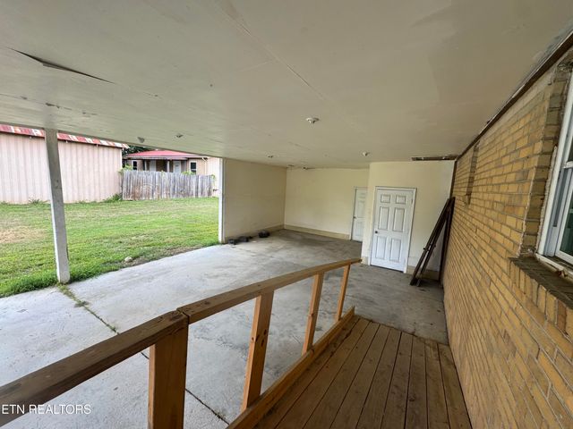 2215 Clinton Hwy Hwy, Powell, TN 37849