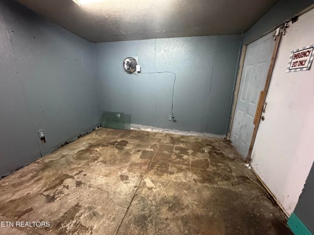 2215 Clinton Hwy Hwy, Powell, TN 37849