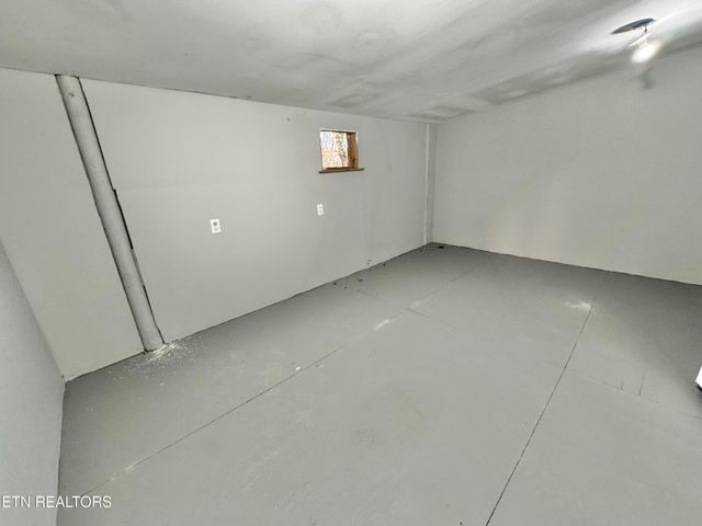 2215 Clinton Hwy Hwy, Powell, TN 37849