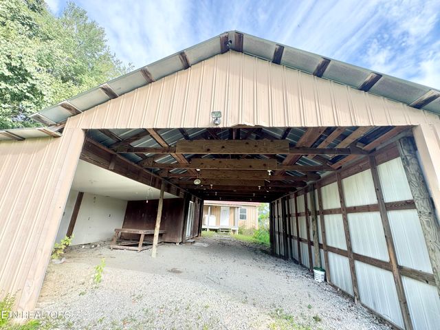 2215 Clinton Hwy Hwy, Powell, TN 37849