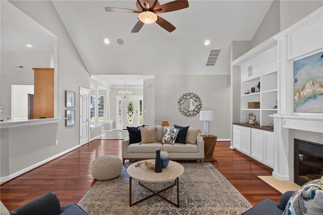204 Castleberry DR, Chesapeake, VA 23322