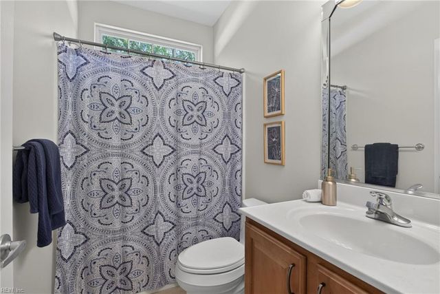 204 Castleberry DR, Chesapeake, VA 23322
