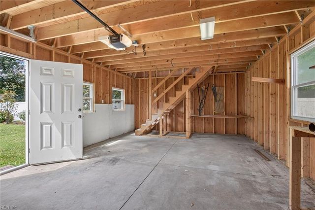 204 Castleberry DR, Chesapeake, VA 23322