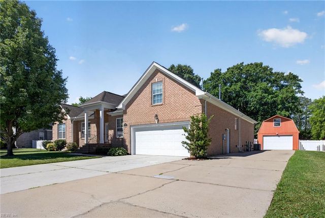 204 Castleberry DR, Chesapeake, VA 23322