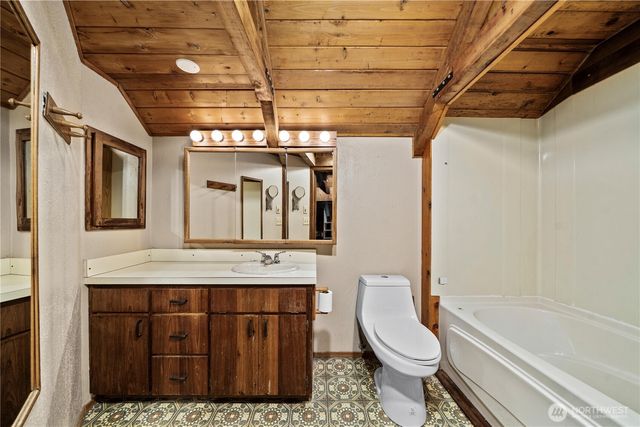 6019 Alameda Ave W, University Place, WA 98467