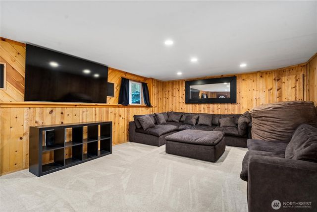 6019 Alameda Ave W, University Place, WA 98467