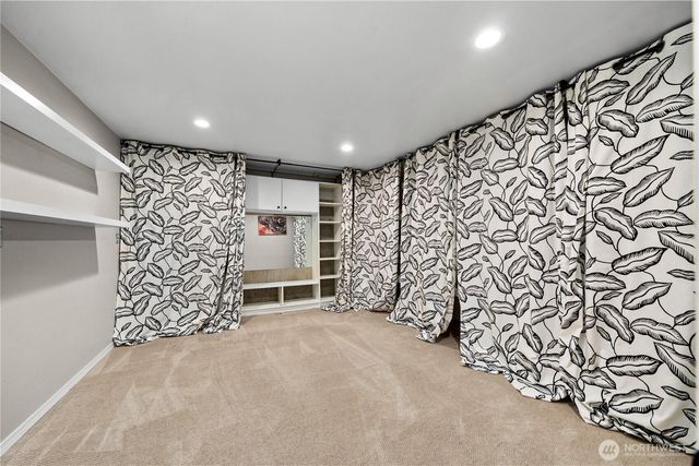 6019 Alameda Ave W, University Place, WA 98467