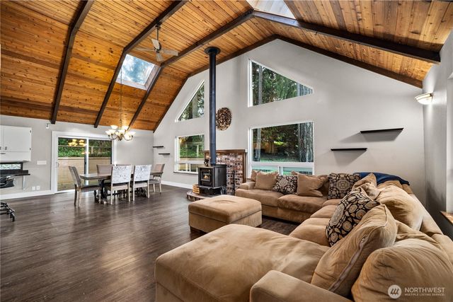 6019 Alameda Ave W, University Place, WA 98467