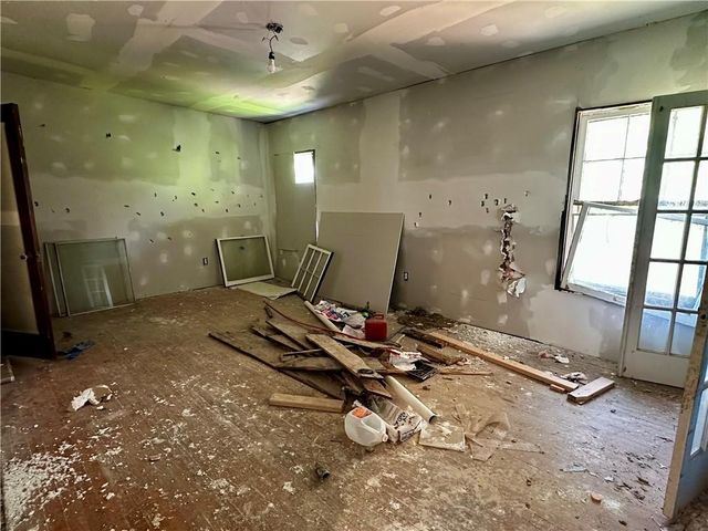 1031 Laurel Avenue, Kansas City, KS 66104