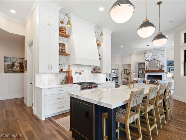 2590 2nd ST NW, Naples, FL 34120