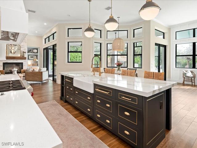 2590 2nd ST NW, Naples, FL 34120